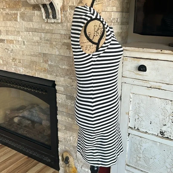 Kate Spade Saturday black and white stripe sleeveless mini dress w back cut out - Picture 6 of 15